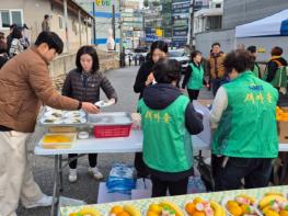 경상원, 지역 어르신 300여 명에 짜장면 대접…상인회, 중식당 등 지원 나서 기사 이미지