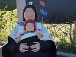 APEC 기간 경주 찾은 아기 엄마 도운 보덕동행정복지센터… “작은 배려가 큰 감동으로” 기사 이미지