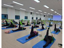 태백시, 건강생활지원센터에서 어르신 건강체조교실로 ‘후끈한 겨울나기’ 기사 이미지