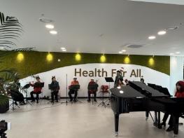 포항 북구보건소서 울려 퍼진 크리스마스 선율…도미누스 앙상블 특별 연주회 개최 기사 이미지