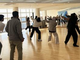 경상국립대학교, 유학생들에게 K-POP 체험 프로그램 제공 기사 이미지