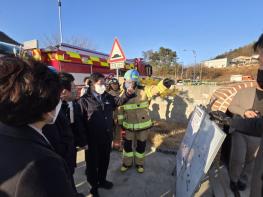 고흥군, 농공단지 화재 현장 지휘... ‘재발 방지 대책 총력’ 기사 이미지