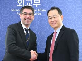 경제외교조정관, 리차드 알바이터 캐나다 외교부 국제안보 ․ 정무 차관보와 면담 기사 이미지