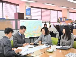 중구, “결재판 들고 기다리는 대신 부서에서 바로” … ‘찾아가는 현장 결재’ 진행 기사 이미지