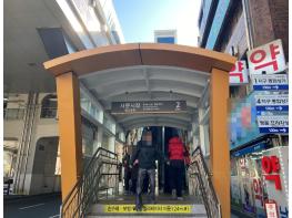 대구 서문시장역 에스컬레이터 설치 후 서문시장 이용객 대폭 증가 기사 이미지