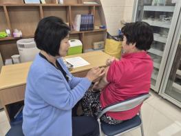 장수군, 65세 이상 어르신 폐렴구균 예방접종 연중 무료 시행 기사 이미지