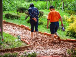 속초시 영랑호·청초호 맨발 걷기길 오는 16일 재개장 기사 이미지