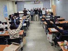 합격 선배들이 돌아왔다… 충주열린학교 후배 위한 특별한 응원 기사 이미지