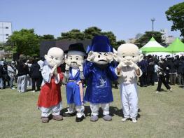 천만 관객 '왕과 사는 남자' 흥행에 '홍성' 성삼문 생가지 추모 물결 이어져~~ 기사 이미지