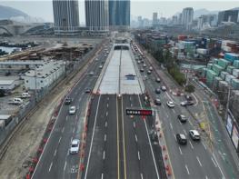 부산역 부근 교통난 해소를 위해 3월 31일 '충장지하차도' 우선 개통한다. 기사 이미지