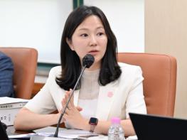 서울시의회 윤영희 의원, 학교 스마트폰 지도 조례 제정안 발의…교육청의 역할과 책임 강화 기사 이미지