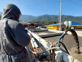 경남도, 가축분뇨 시설 129곳 합동점검... 녹조·수질오염 선제 대응 기사 이미지