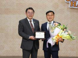 동도테크(주) 최임근 대표, 4월 자랑스러운 김해 CEO상 수상 기사 이미지