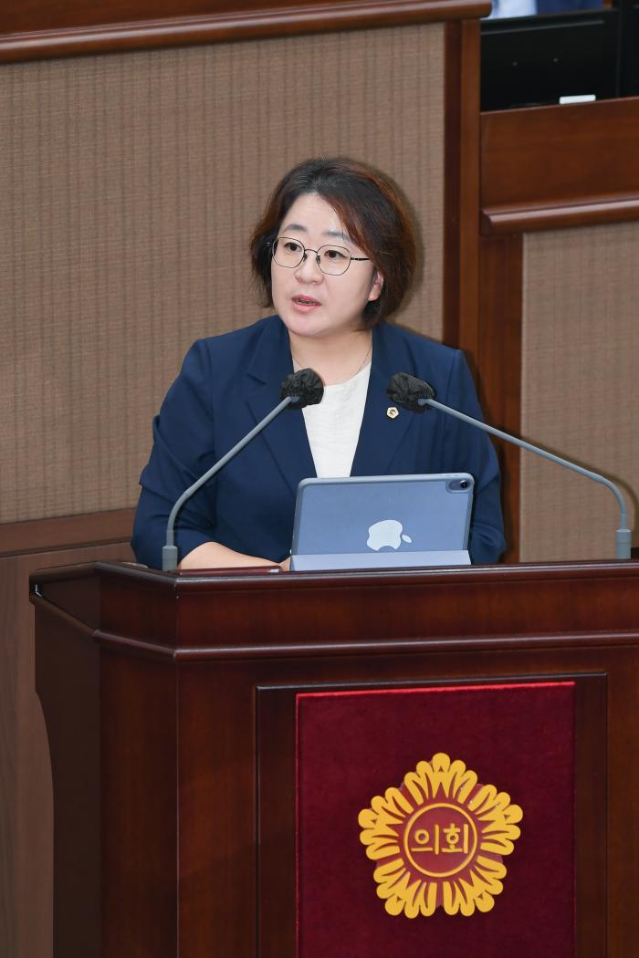 오세훈 시장“대중교통이 꼭 출근시간에 운행해야 하나요?”… 목소영 서울시의원, 모호한 한강버스 정체성 정면 비판