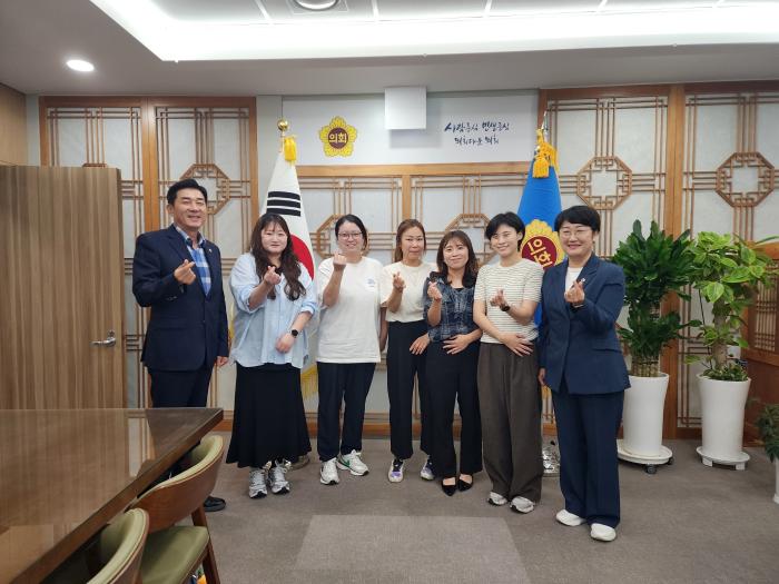 엄교섭 부위원장, 특수교육 학부모와 재회 … “약속 지켰다, 용인초 특수학급 증설 확정”