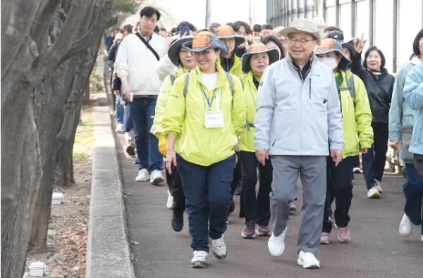 중랑구, 걷기 명소 '중랑동행길' 조성 박차 기사 이미지