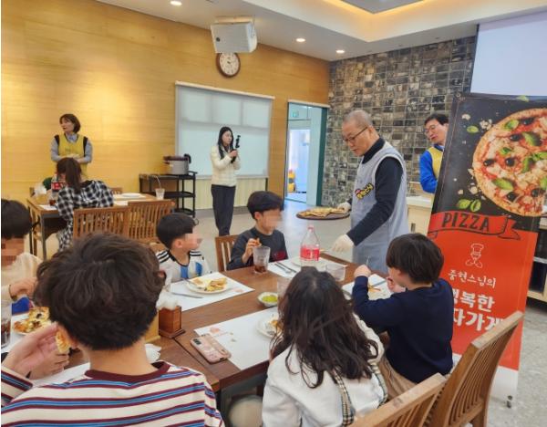 광주광역시 동구 “스님과 함께하는 행복한 피자 파티” 기사 이미지