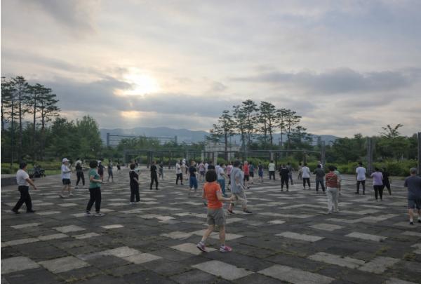 강남구, 공원서 즐기는 '야외 생활체육교실' 첫 운영 기사 이미지