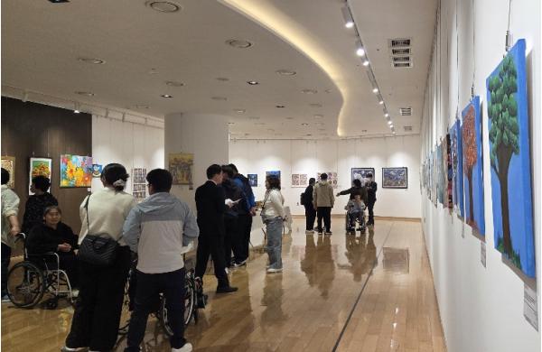 의령군 발달장애인주간활동제공기관, 문화예술 전시 참여 기사 이미지