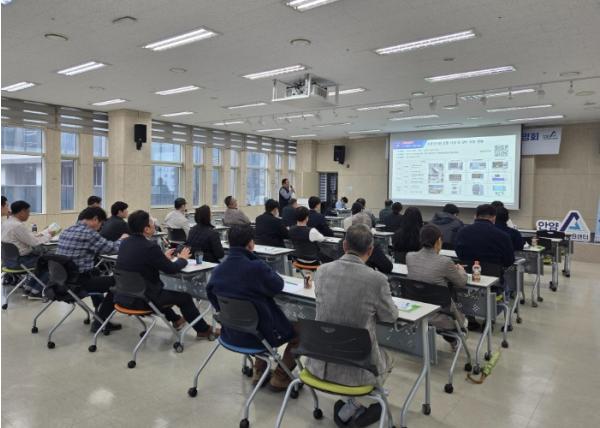 안양산업진흥원, 2026년 안양소공인특화지원센터 사업설명회 성료 기사 이미지