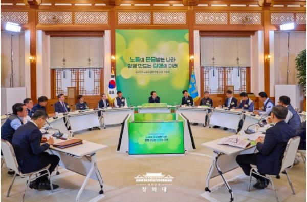 이재명 대통령 '기간제법이 2년 이상 절대 고용 금지법 돼…현실적 대안 만들어야'