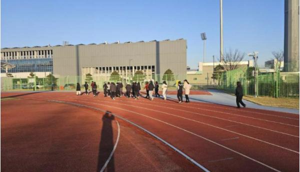 충주시, 아침을 여는 건강한 습관...'슬로우 조깅' 첫 선 기사 이미지