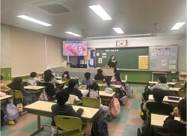 “서다·보다·걷다” 몸이 기억하게... 미추홀구, 찾아가는 어린이 안전교육 본격화 기사 이미지