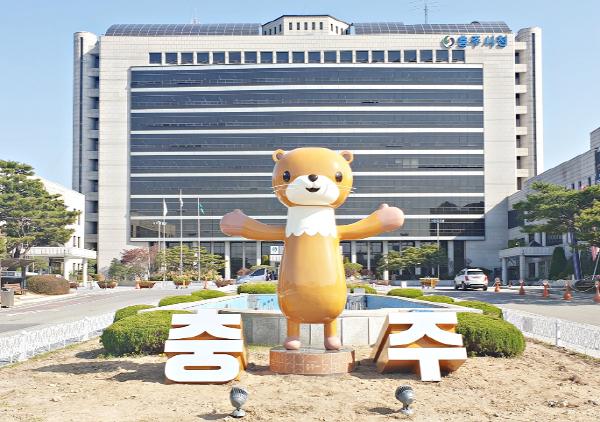 김진석 충주시장 권한대행, 한발 빠르게 움직이는 적시성 확보해야 기사 이미지