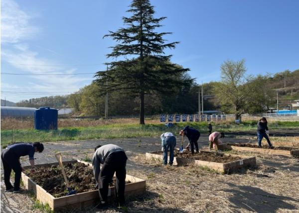 영덕교육지원청, 생태체험농장 활용 교직원 동아리 본격 운영 기사 이미지