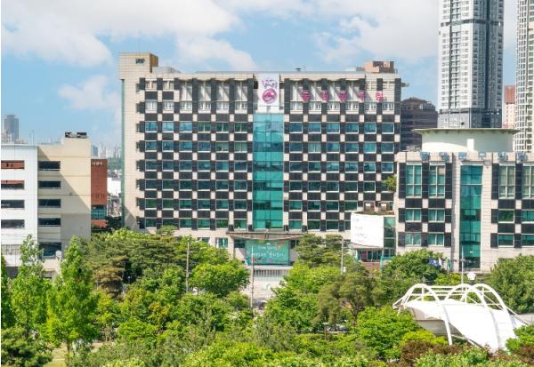 동대문구, 중랑천·배봉산을 교실로…‘생태스포츠교육’ 학교당 최대 500만원 지원