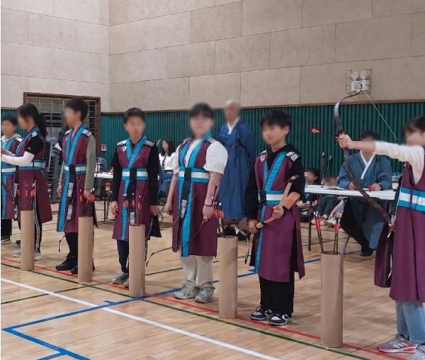 '나도 한번 무과 급제 도전해 볼까?' 서울 중구, 훈련원공원에서 이순신 탄생기념 활쏘기 대회 기사 이미지