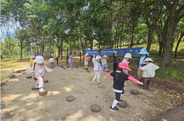 나주시, 유아숲체험원 중심 자연교육 강화…아이들 웃음 가득 기사 이미지