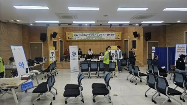 봉화군 '찾아가는' 농촌왕진버스, 맞춤 진료에 의료사각 해소 기사 이미지