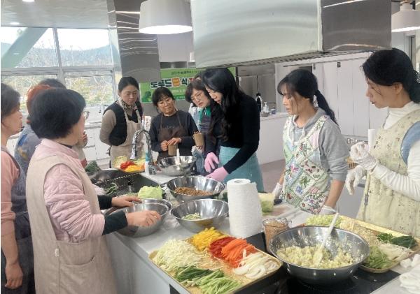 통영시, 도서관에서 맛본‘저속노화 식단’