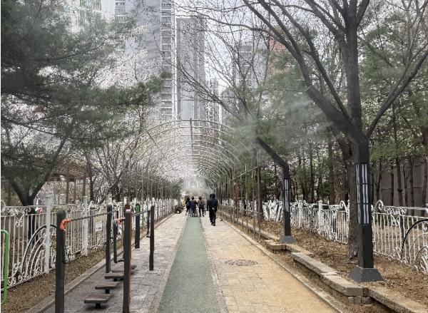인천 동구, 폭염 대비 ‘쿨링포그’ 설치 완료 기사 이미지
