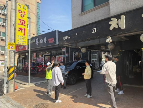 화성특례시, 풍수해 대비 노후 간판 현장점검 실시...  “잠재적 위험요소 사전 차단”