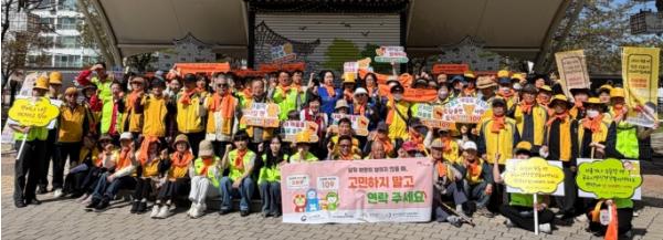 공주시, 봄철 생명사랑 집중홍보주간 맞아 전통시장 캠페인 실시  기사 이미지