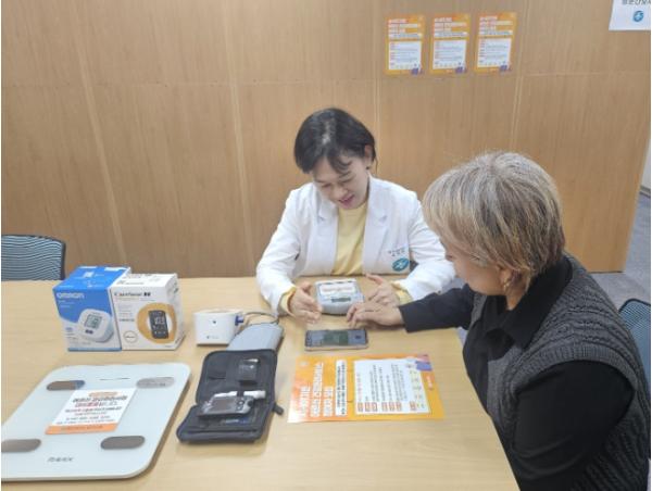 공주시, 인공지능·사물인터넷(AI·IoT) 기반 어르신 건강관리 서비스 참여자 모집 기사 이미지