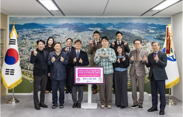 광진구, 취약계층 아동에 '밝은 세상' 선물… 시력·독서 함께 지원 기사 이미지