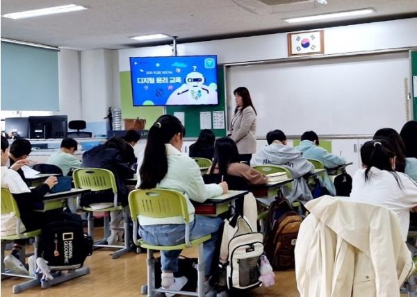 디지털 웹툰제작, 놀이형 수학체험… 광진구, 학교로 찾아가는 맞춤형 교육 기사 이미지