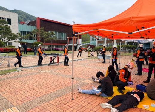 경남소방, 재난현장을 그대로 재현한 ‘다수 사상자 구급 대응’ 교육 실시 기사 이미지