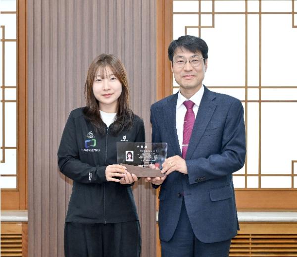 ‘파리올림픽 사격 영웅’ 반효진, 대구시 홍보대사로 위촉