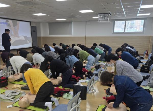 강북구, 초등 돌봄교사 대상 응급처치 전문교육 실시 기사 이미지