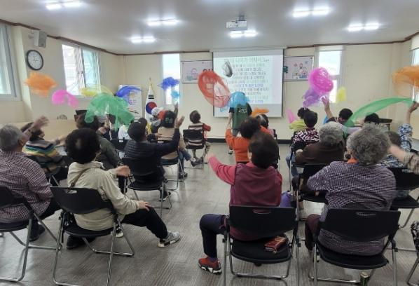 부산 금정구 금성동 지역사회보장협의체, 치매예방교육으로 어르신 건강 지원 기사 이미지