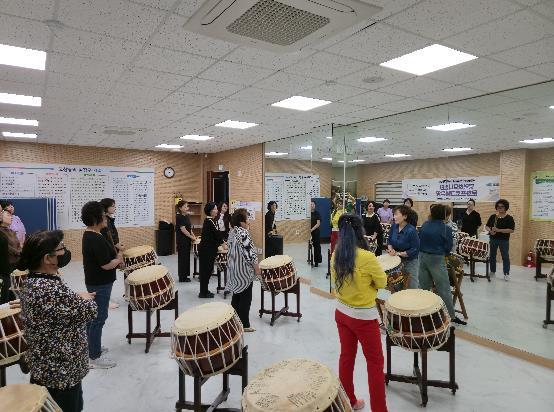 고창군 공동체지원센터, 7개 거점센터서 문화프로그램 운영 호응 기사 이미지