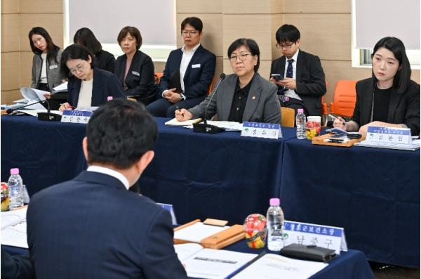 영주시보건소 찾은 복지부 장관… 보건지소 기능개편 추진 점검 기사 이미지