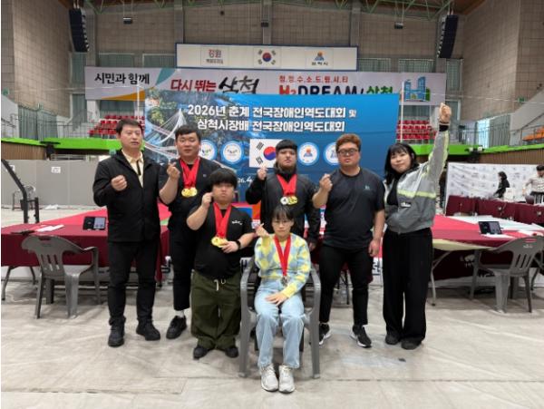 동구청 돌고래역도단, 올해 첫 대회에서 우수한 성과 기사 이미지