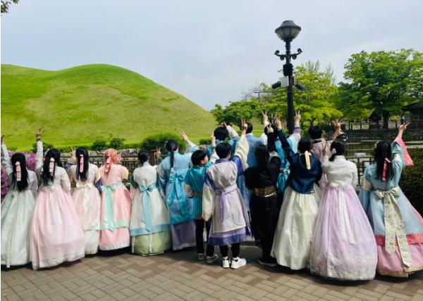 군포시청소년재단 군포시학교밖청소년지원센터, 학교 밖 청소년 16명 대상 ‘경주 역사캠프 현장체험학습’ 운영 성료 기사 이미지