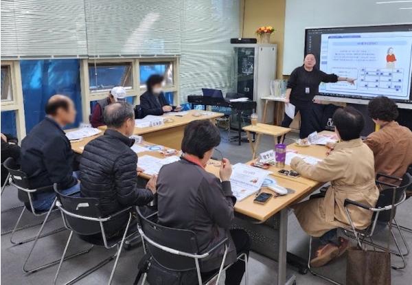 '치매 돌봄 고민, 집 근처에서 해결' 은평구, 치매 가족 지원 사업 확대 운영 기사 이미지