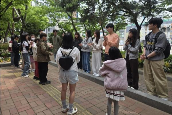 사하구 장림1동 지역사회보장협의체, ‘담쟁이 서포터즈와 다함께 놀기’실시 기사 이미지